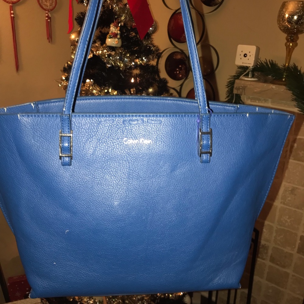 CALNIN KLEIN PURSES AND BAGS!!!